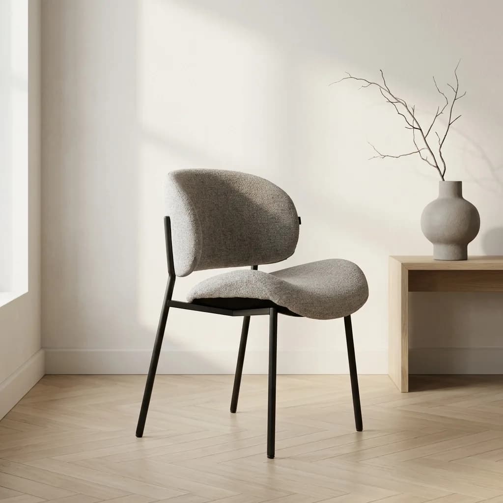 Celine eetkamerstoel in minimalistische ruimte