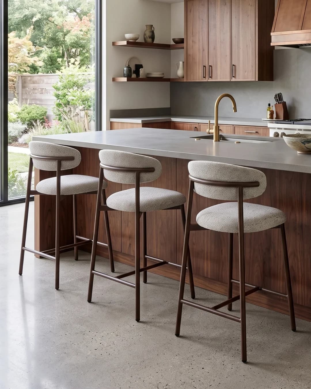Design Barkruk Kasper | Lichtbeige | Walnoot sfeer