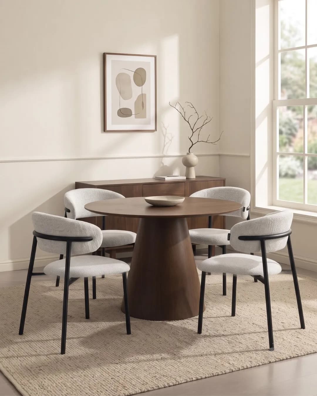 Design Eetkamerstoel Aiko | Roomwit | Zwart sfeer